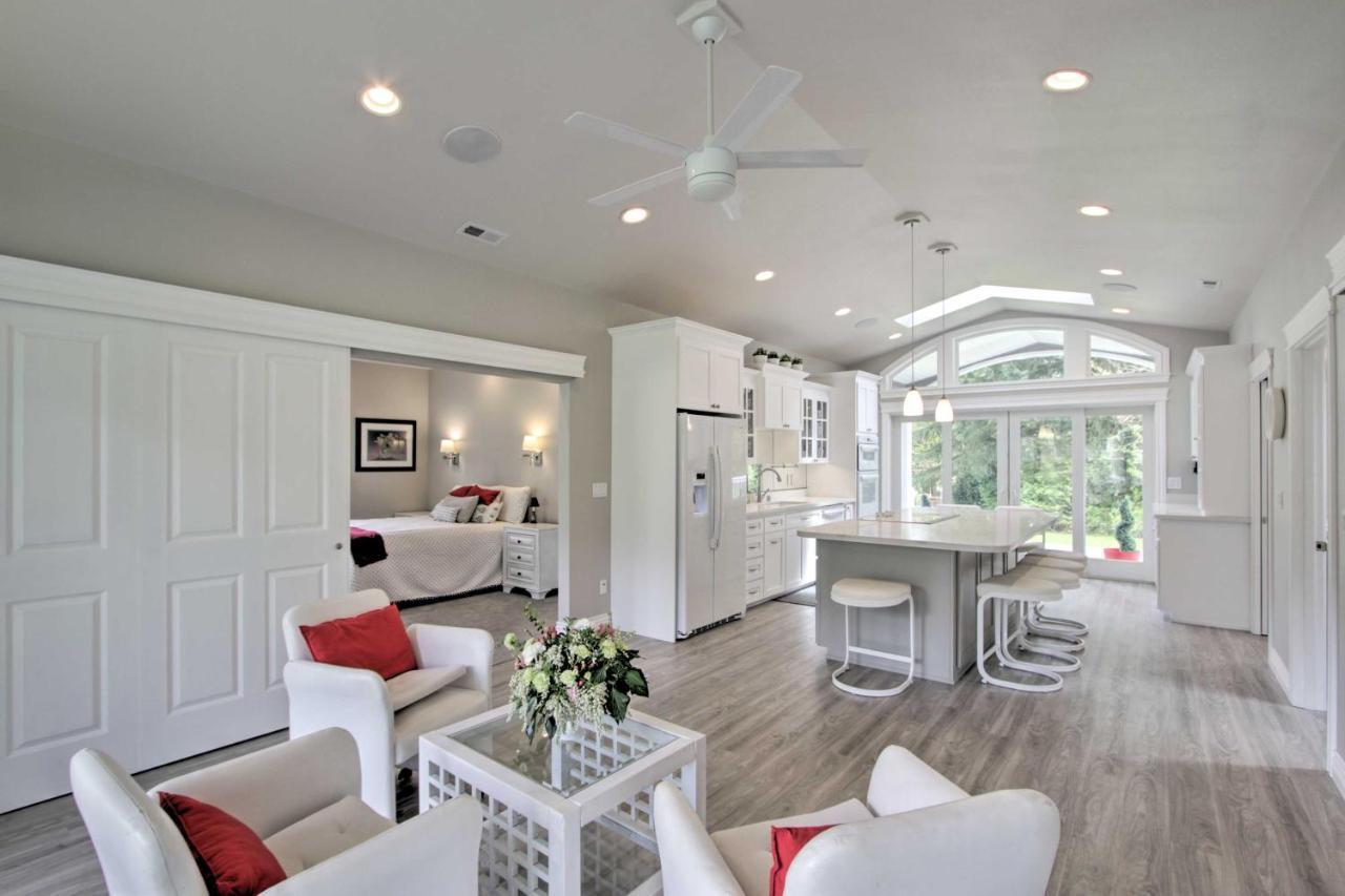 Contemporary Tacoma Cottage With Deck And Pond! المظهر الخارجي الصورة